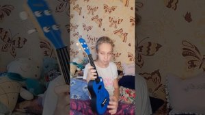 Видео с укулеле! Маленький разбор и понятие что такое укулеле.
