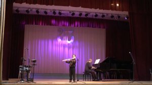 И. Шильцева "Шмелиный уикенд" исполняет Сергей Зимин