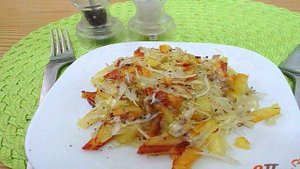 Картошка жареная с капустой и луком