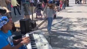 Девочка играет Despacito на скрипке! Как здорово