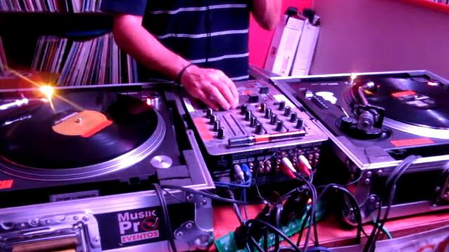 Vinyl DJ Set Techouse - OLDSCHOOL MUSIC смотреть онлайн