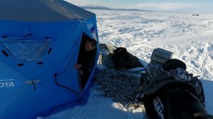Зимняя рыбалка корюшки в лимане Амура, напротив Сахалина.