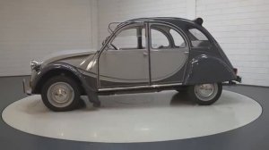 Двое и мешок картошки - Citroen 2 CV.