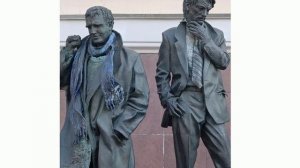 Памятник знаменитым   ученикам ВГИКа. А.Тарковскому,В.Шукшину,Е.Шпаликову!