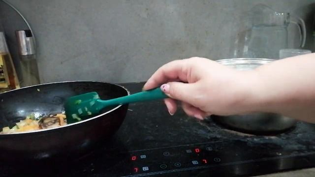 Суп из листьев ревеня.