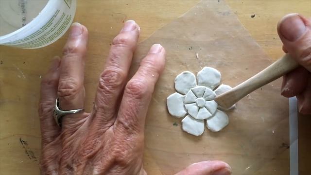 Artful Paper Clay Tutorial 1: How to Sculpt a Simple Flower смотреть онлайн