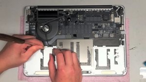 13" inch Retina MacBook Pro A1502 Mid 2017 Battery Replacement Repair Disassembly