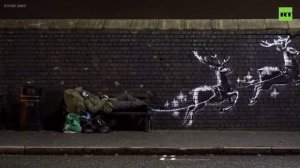 Бэнкси нарисовал граффити с «бездомным» Санта-Клаусом в оленьей упряжке — видео — РТ на русском