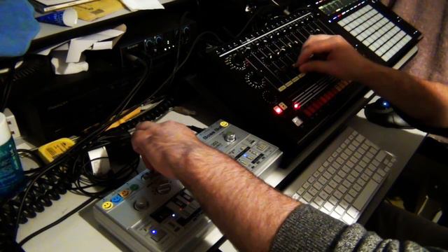 YOCTO WITH BASSBOT TT303 смотреть онлайн