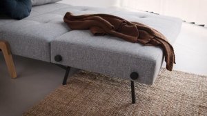 Диван Innovation Living Cubed с дубовыми ножками в ткани 565