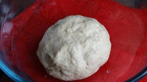 Жареные пирожки с консервированной вишней