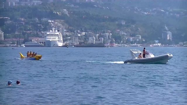 Видео об отдыхе Ялте - покатушки на банане))