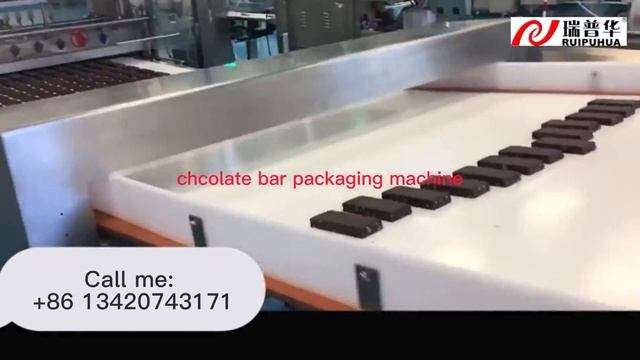 Chocolate bar packaging solution, chocolate bar packaging system, chocolate flow wrapping machinery