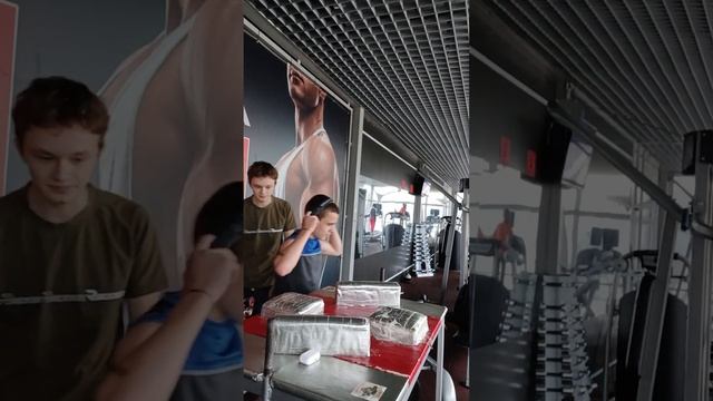 тренировоный спарринг с другом часть 2 смотреть онлайн