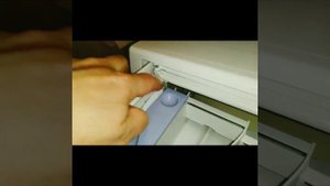 Как снять лоток для стирального порошка в стиральной машинке Hotpoint-Ariston RST 602 ST S