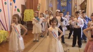 Разноцветная игра танец