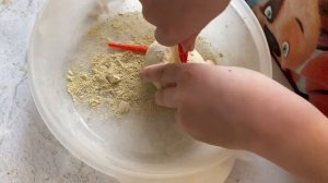 Раскопки динозавров из яиц