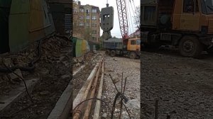 Технология строительства: стена в грунте, выемка грунта 2
