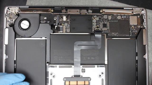 定休日23時 MacBook Air 2018 13in A1932 水没修理 смотреть онлайн