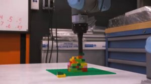 Робот Autodesk учится собирать Лего