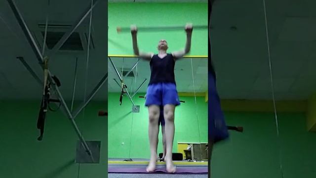 Прыжки с бодибаром. Кардиотренировка. Фитнес. Кардио. Аэробная нагрузка. Повышение выносливости.