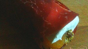 Закуска из фаршированного сыра бри