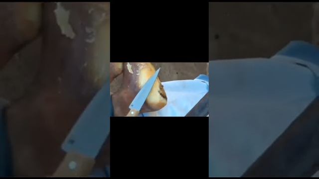 Режет себе ногу смотреть онлайн