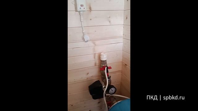 Обвязка скважины через адаптер.  Ввод воды в дом.  Монтаж системы очистки воды.