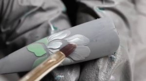 Как быстро нарисовать цветок на ногтях OZA Academy