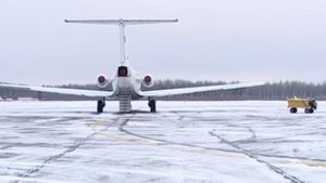 Самолет Череповец — Москва из-за технической неисправности вернулся в аэропорт вылета