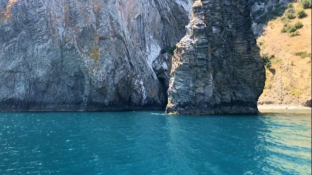 Крым КОКТЕБЕЛЬ скала Золотые ворота Uvarov Travel Guide