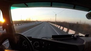 Какой тягач лучше? 6х4 или 4х2. День шофера.