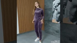 Женский велюровый прогулочный костюм