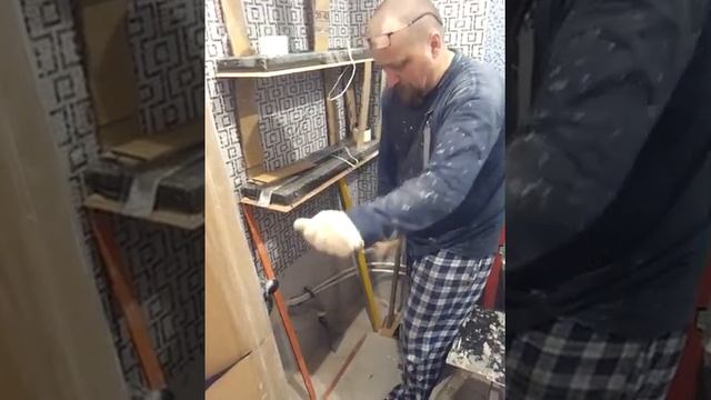 Полки из плитки в ванной с подсветкой, 1 часть