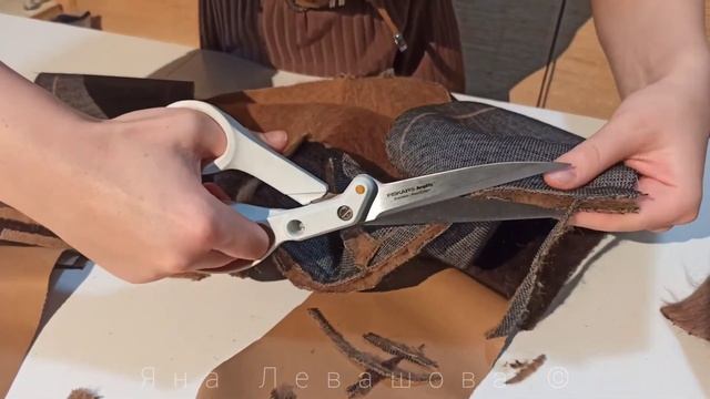 Работа с итальянской альпакой в пошиве куртки из кож-зама. Подборты, капюшон внутри. смотреть онлайн