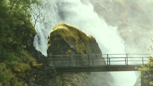 Саратовцы смогут увидеть водопады Виктория и Анхель смотреть онлайн