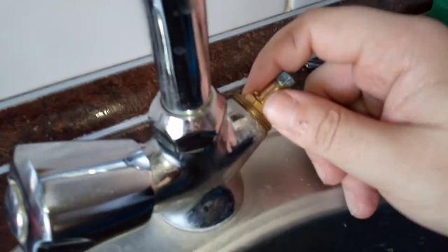 Как поменять кран буксу на смесителе