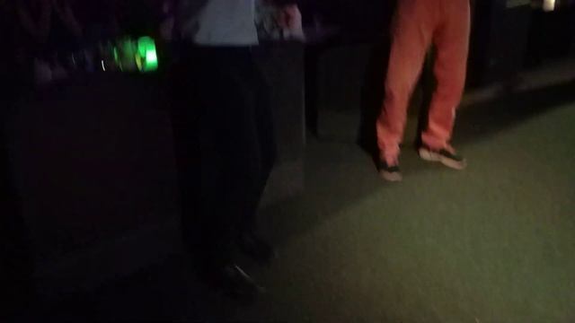 Новогодняя ночь  2019 в ресторане караоке Louis и новогодняя песня. смотреть онлайн