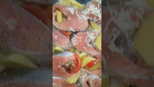 Красная рыба с картошкой в духовке!