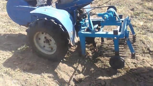 Грохотной по огороду. Копаем.. смотреть онлайн