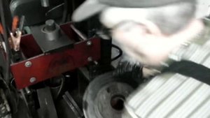 Honda CR-V 2004 год, замена подшипника задней ступицы.