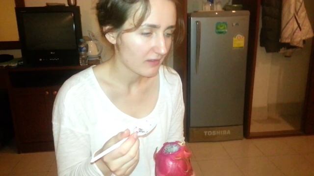 Драгон фрукт - какой он на вкус? Dragon fruit, он же питайя. смотреть онлайн