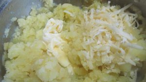 Картофельные гнезда с грибами и беконом