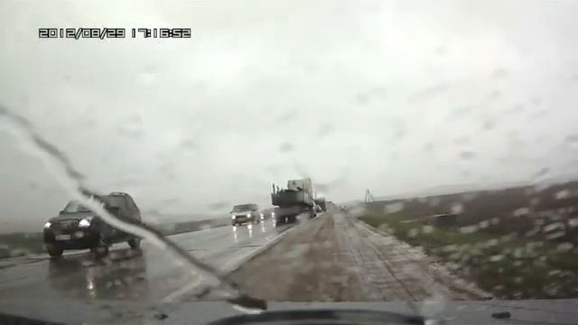 Он всегда здесь поворачивает . смотреть онлайн