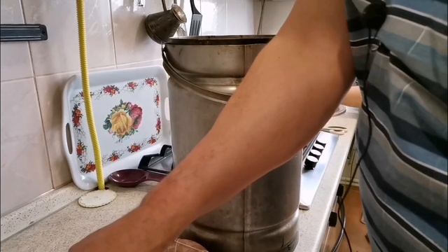 Домашняя свиная колбаска с чесночком.Печенная и копченая. смотреть онлайн