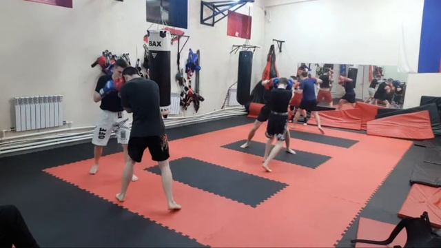 Тренировка по боксу для кикбоксёров / Мастер спорта СССР Роберт Люгай #школабокса