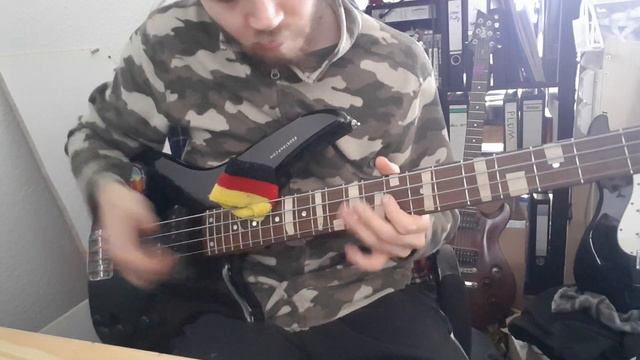 [6] Trying to learn how to SLAPP (alternate title: how not to slap bass) смотреть онлайн