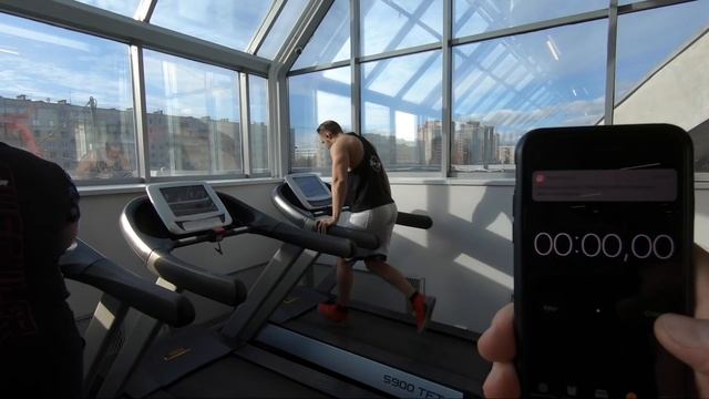 БЕЖИМ КАК КИПЧОГЕ, И ВЫБИРАЕМ БЕГОВЫЕ КРОССОВКИ смотреть онлайн