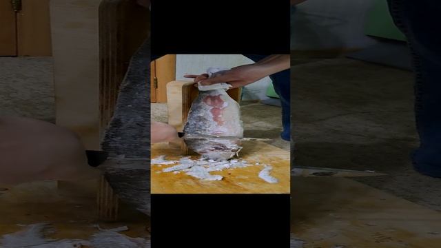 Готовим строганину из свежемороженой рыбы муксун. Вкусно и полезно.