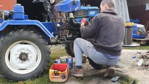 ЗАМЕНА МАСЛА И ЧИСТКА ВОЗДУШНОГО ФИЛЬТРА В МОТОТРАКТОРЕ ФОРТЕ 161 ДЕЛАЕМ ФОРТЕШКЕ ПРИЯТНО